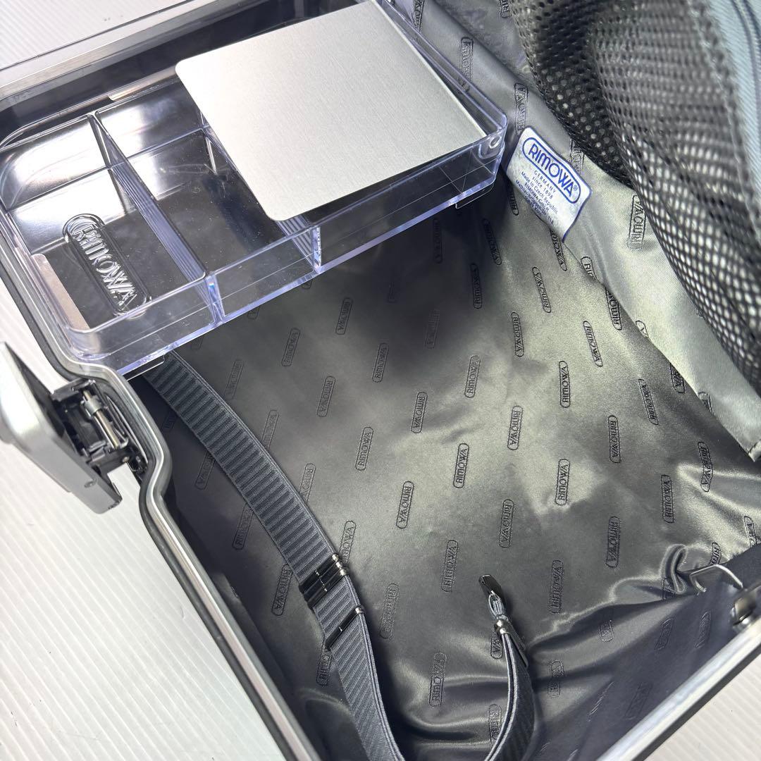 【美品】リモワRIMOWA リンボ　ビューティーケース　ブラック