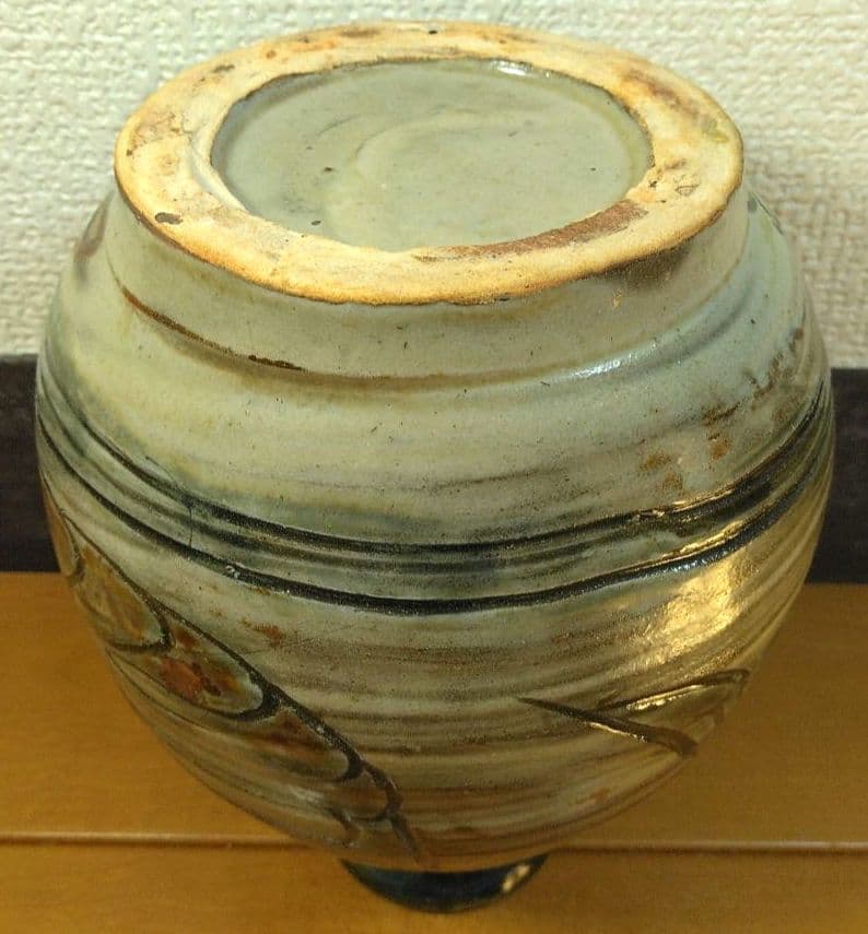 人間国宝 金城次郎 壷屋焼花瓶 栞 共箱 美品 壺屋焼 笑魚海老紋花瓶 やちむん