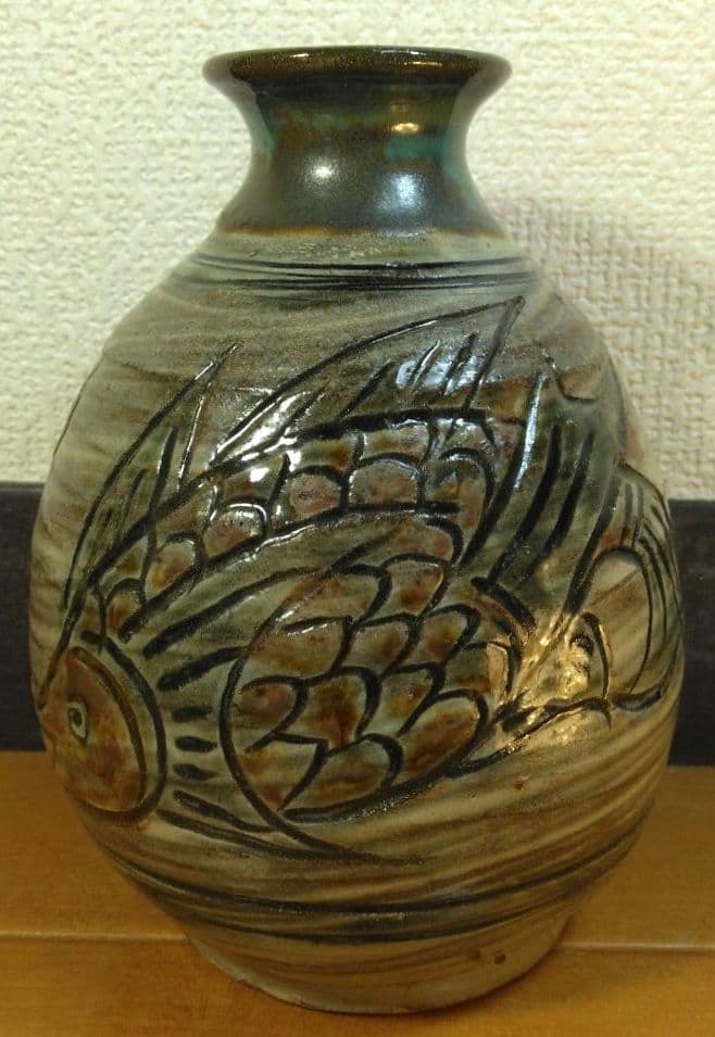 人間国宝 金城次郎 壷屋焼花瓶 栞 共箱 美品 壺屋焼 笑魚海老紋花瓶 やちむん