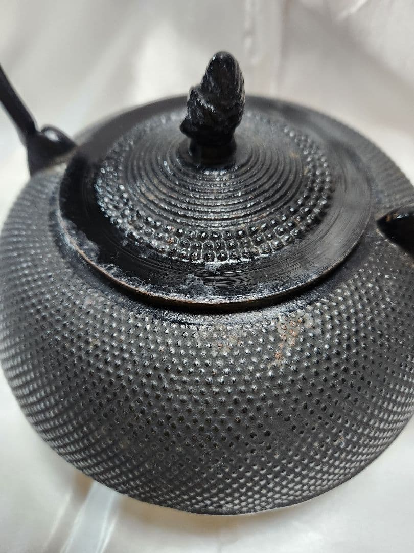 黒い鋳鉄製鉄瓶(昭和レトロ)