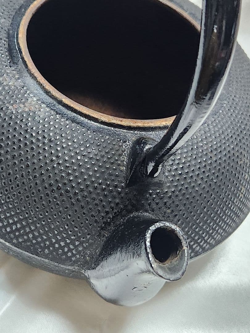 黒い鋳鉄製鉄瓶(昭和レトロ)