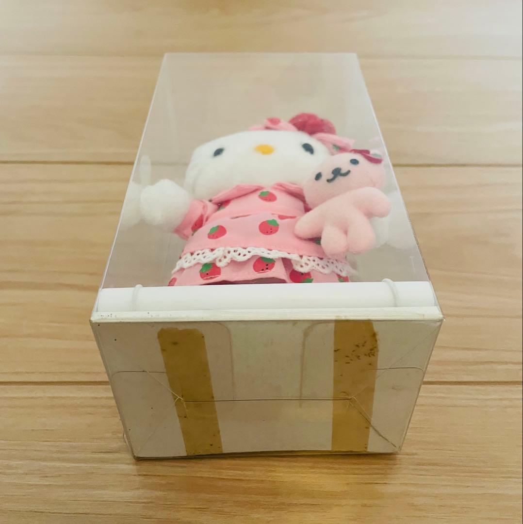 非売品☆ハローキティ☆ポイントドール☆苺ドレス