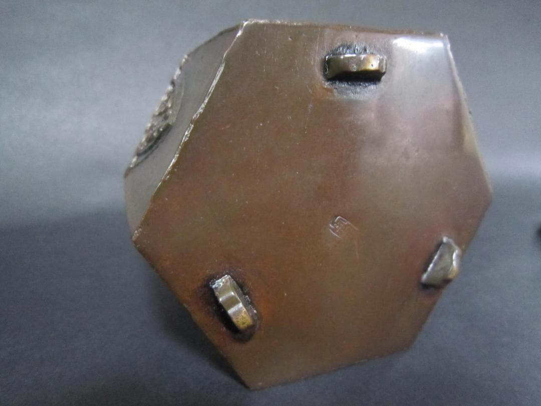 鋳銅香炉／六角三足香炉／霊芝摘　蝙蝠透彫／清富造　未使用