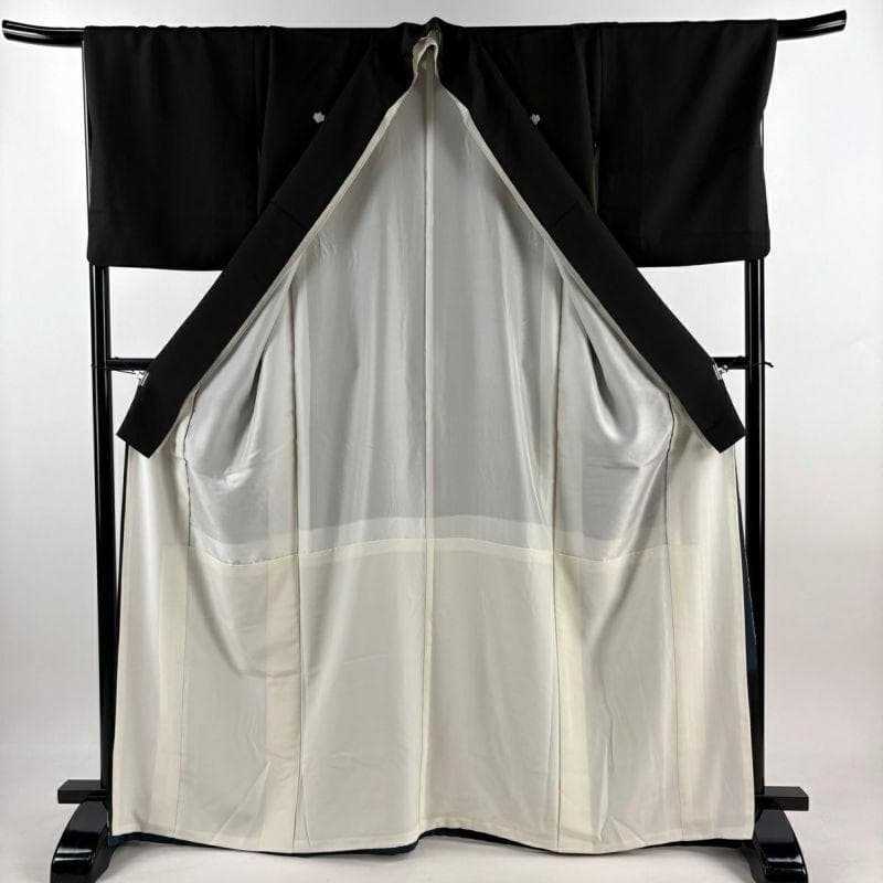 黒留袖 総刺繍 松竹梅 桐紋