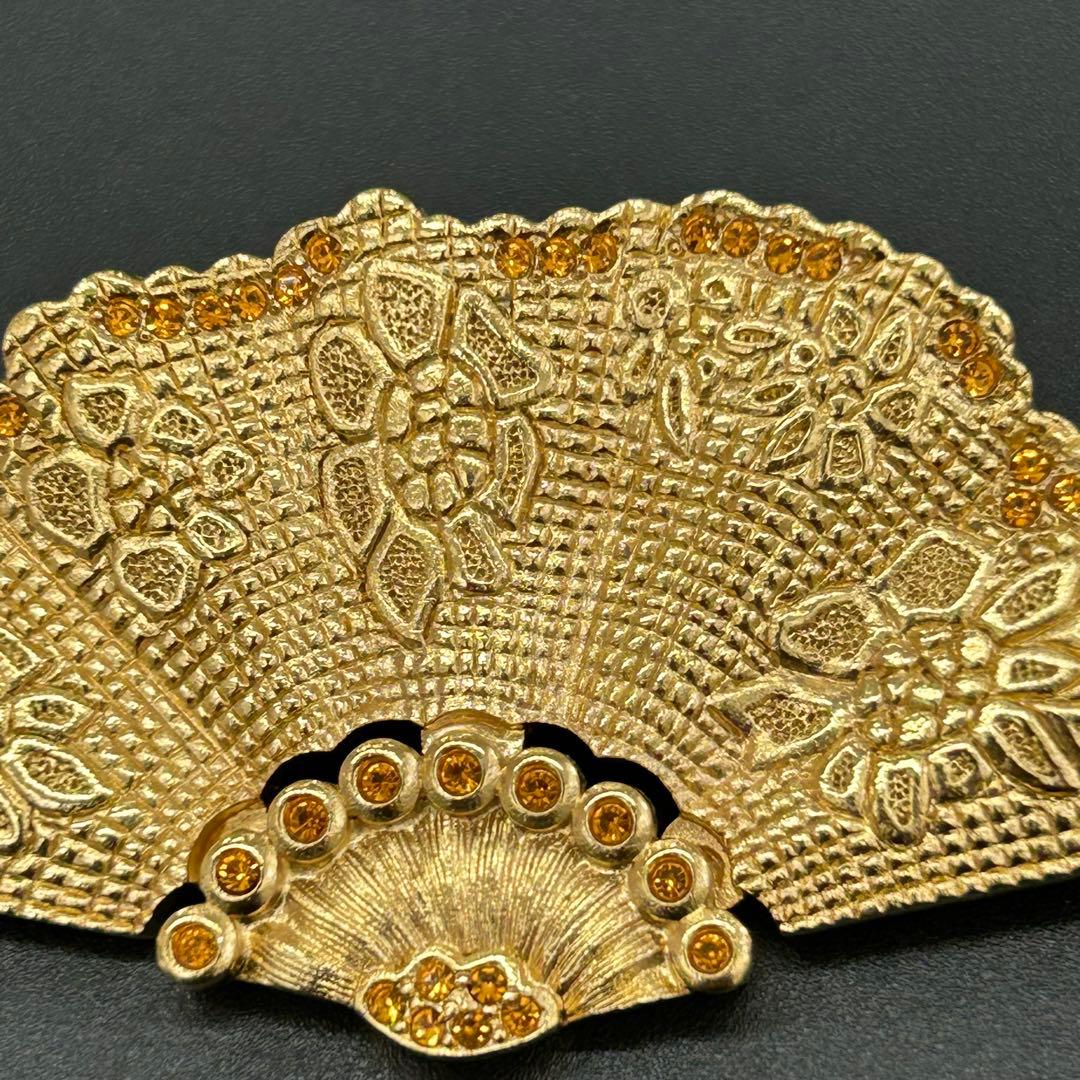 クリスチャン ディオール　ヴィンテージ ゴールデン メタル ファン ブローチ