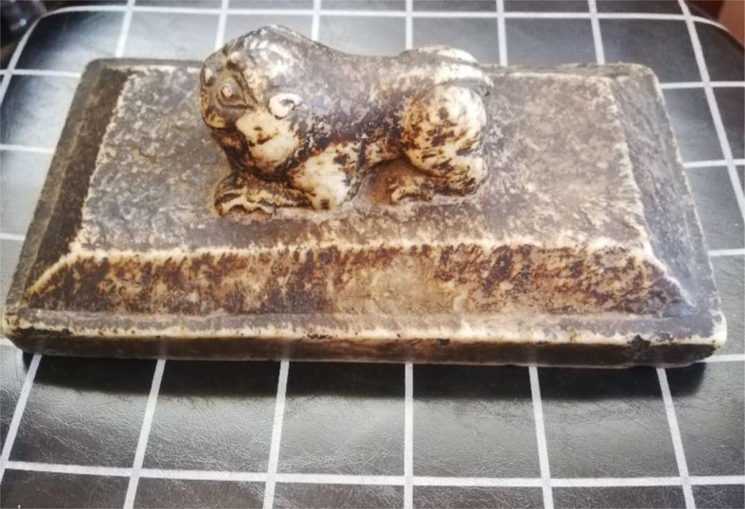 貴重中国骨董　旧蔵した【元時代漢白玉異獸彫刻大文鎮】運気を上げる　縁起の良い置物