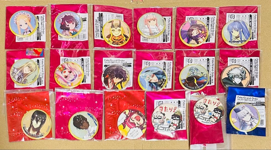 Fate/GrandOrder 霊基召喚缶バッジ 51個 チケットフォルダー