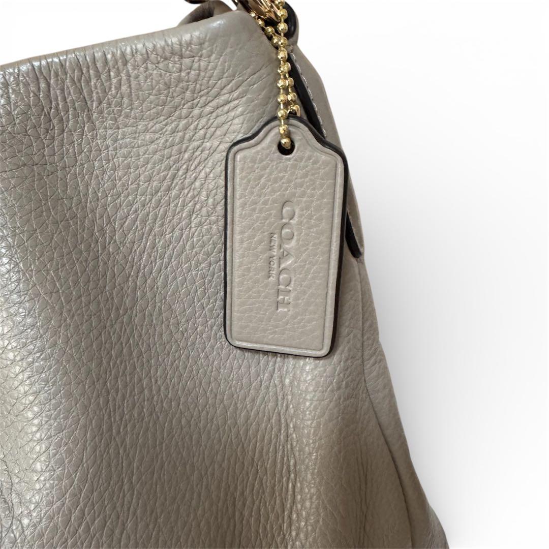 Coach Madison Phoebe ペブルドレザー ショルダーバッグ