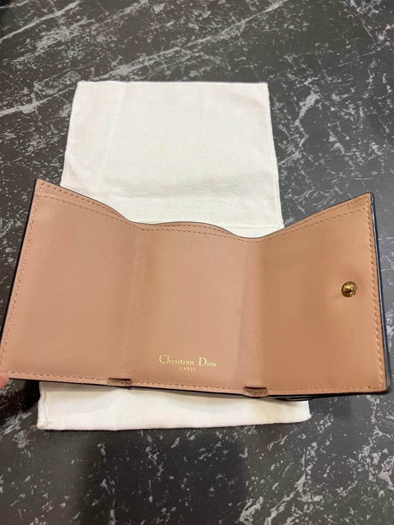 【ゆな】Dior レザー三つ折り財布 ベージュ ピンク