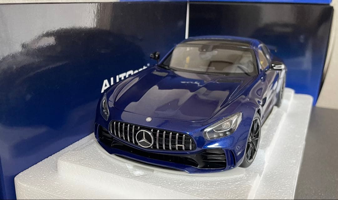 【新品同様】オートアート 1/18 AMG GT R 76334