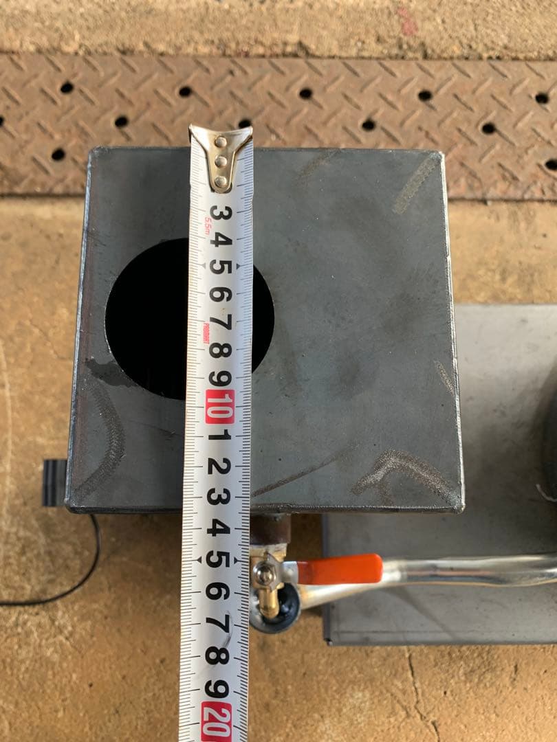 廃油ストーブ 煙突アダプタ付き80mm、100mm煙突使えます。