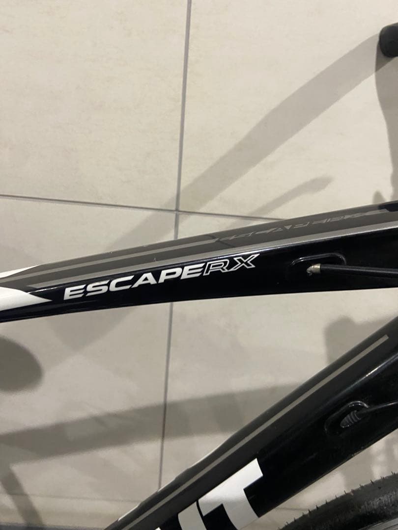 GIANT ESCAPE RX3 クロスバイク　ジャイアント　エスケープ4r3