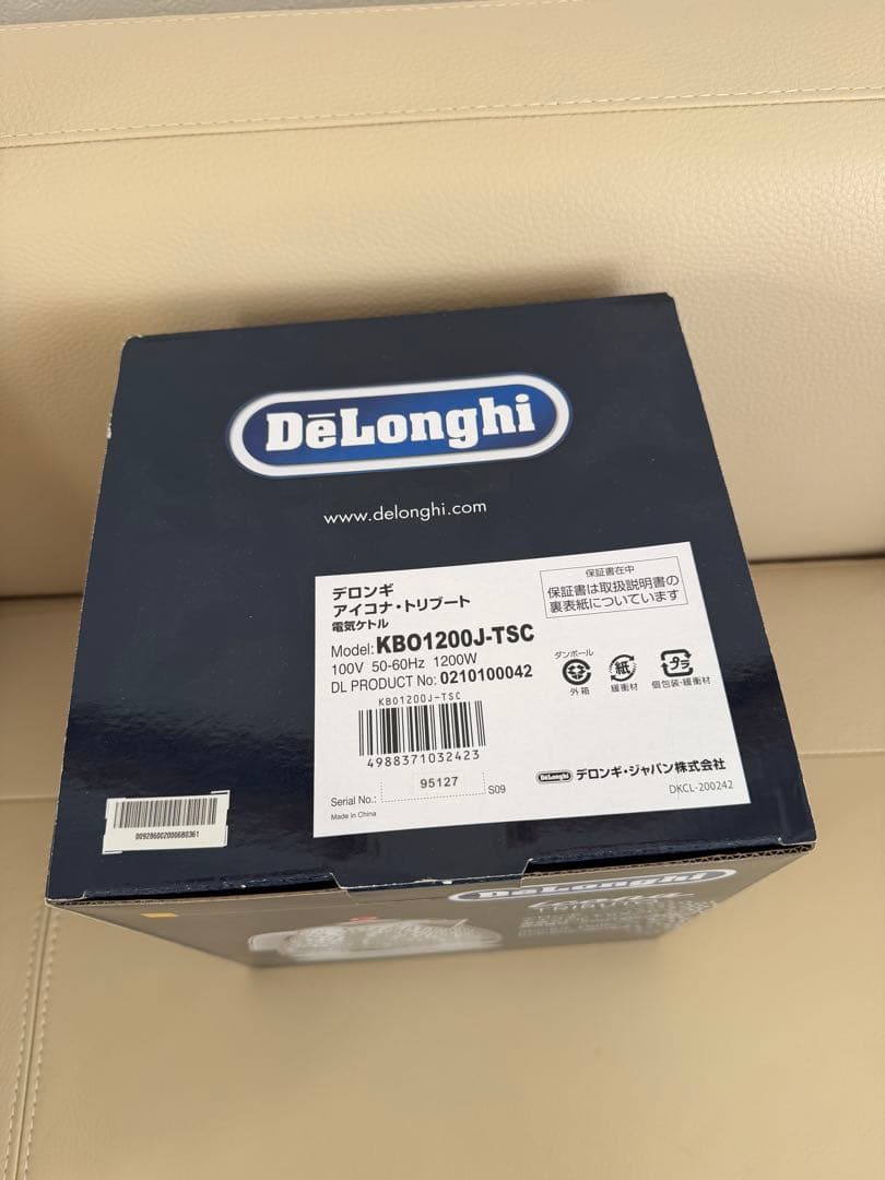 【新品未開封】 デロンギ アイコナ・トリブート セレニタ　日本限定色の電気ケトル