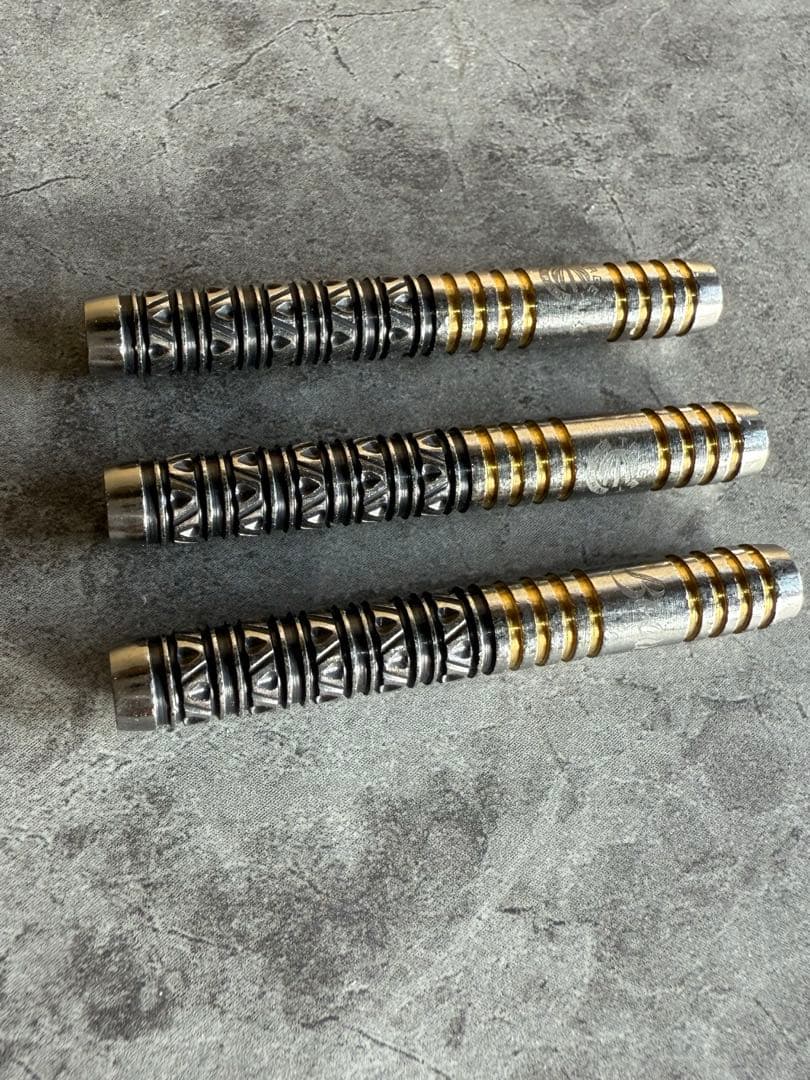 ダーツ　バレル