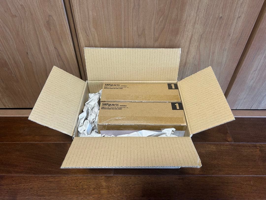 S.H.Figuarts（真骨彫製法） 仮面ライダーファイズ アクセルフォーム