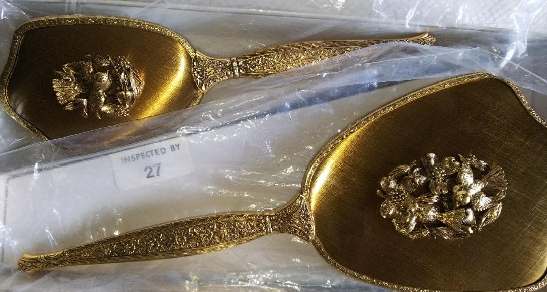 手鏡ミラー、ブラシ、コーム 3点 真鍮 彫刻 レトロ インテリアコレクション