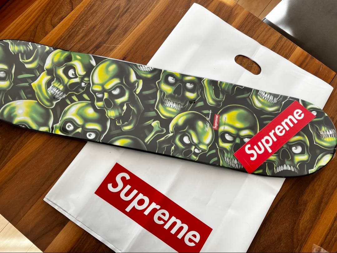 Supreme スケートボード スカルデザイン