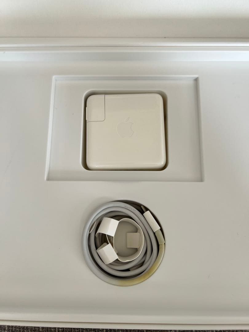 MacBook Pro 13インチ 2016年モデル／タッチバー付き【ジャンク】