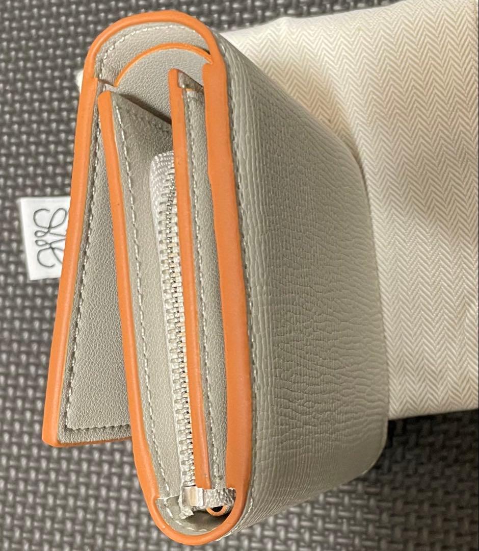 LOEWE アナグラム 三つ折り財布 ホワイト
