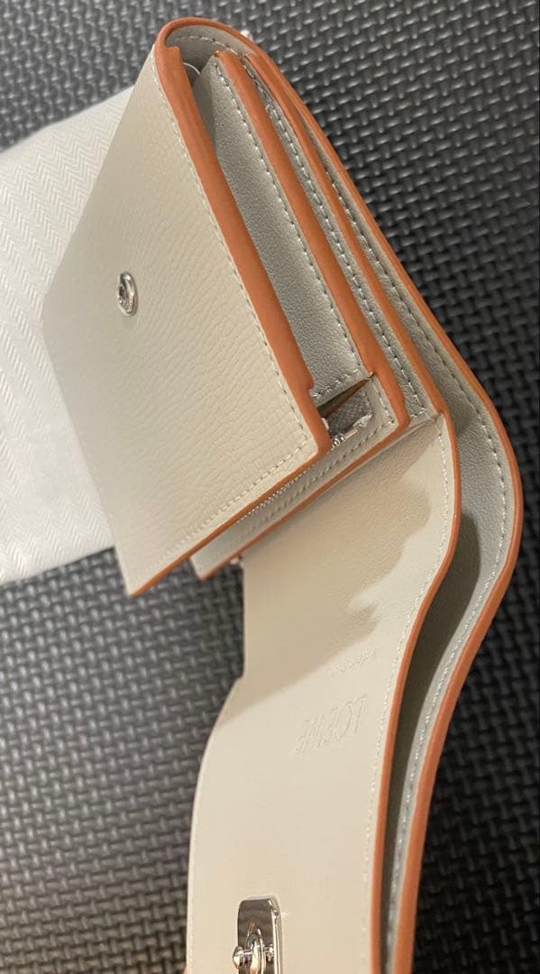 LOEWE アナグラム 三つ折り財布 ホワイト