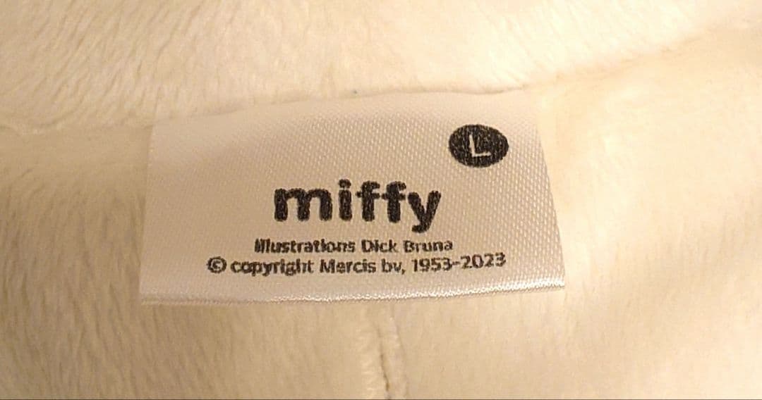 noutti × Miffyコラボの冬のお散歩にぴったりのポンチョ L 試着のみ