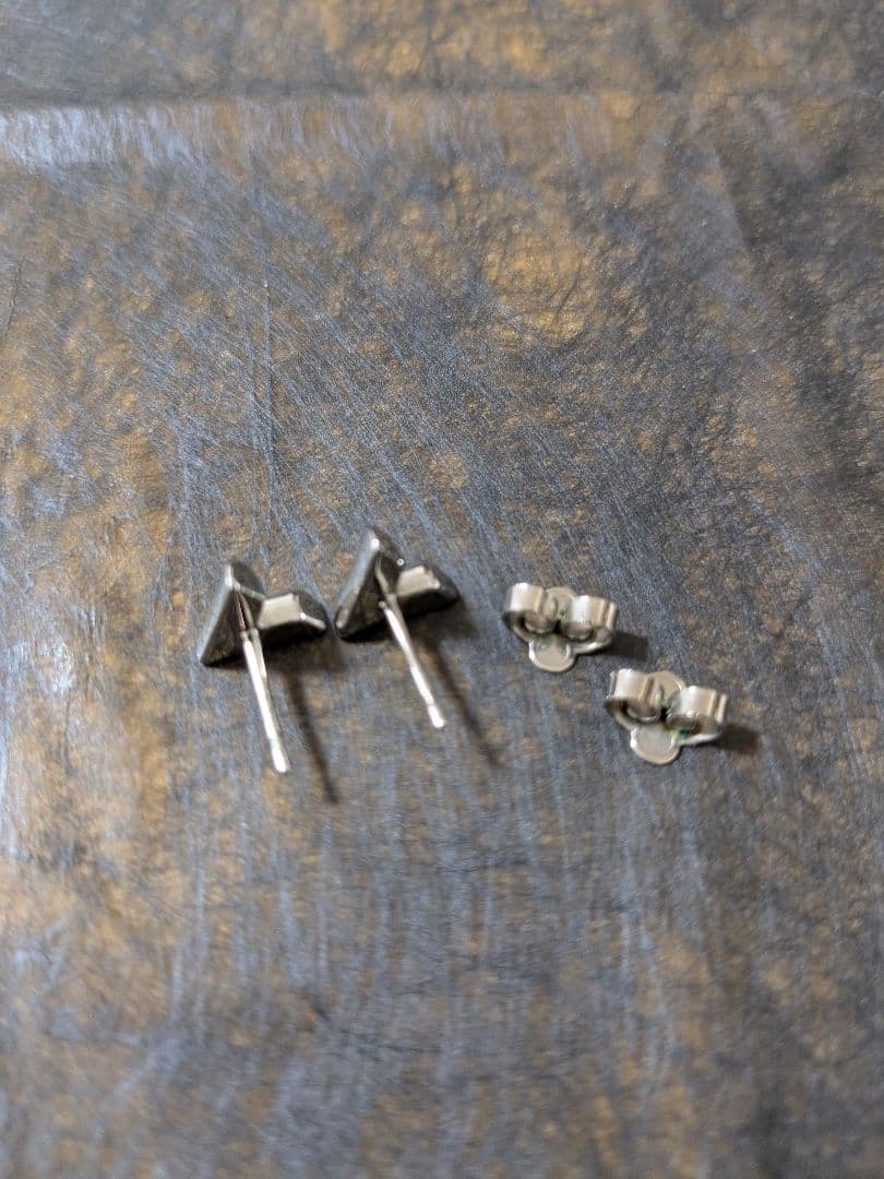 LOUIS VUITTON シルバーピアス