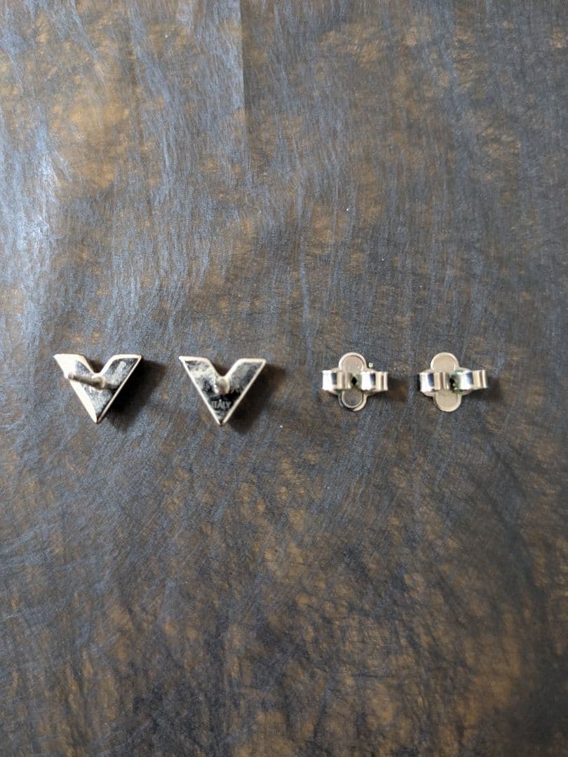 LOUIS VUITTON シルバーピアス