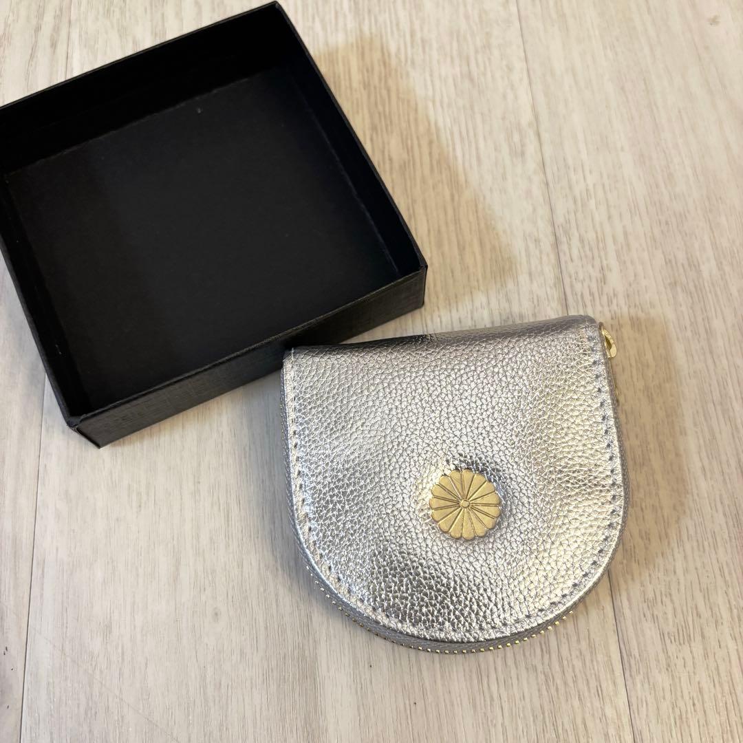 【新品未使用品】皇居限定 シルバー 馬蹄型小銭入 ケース　銀 財布