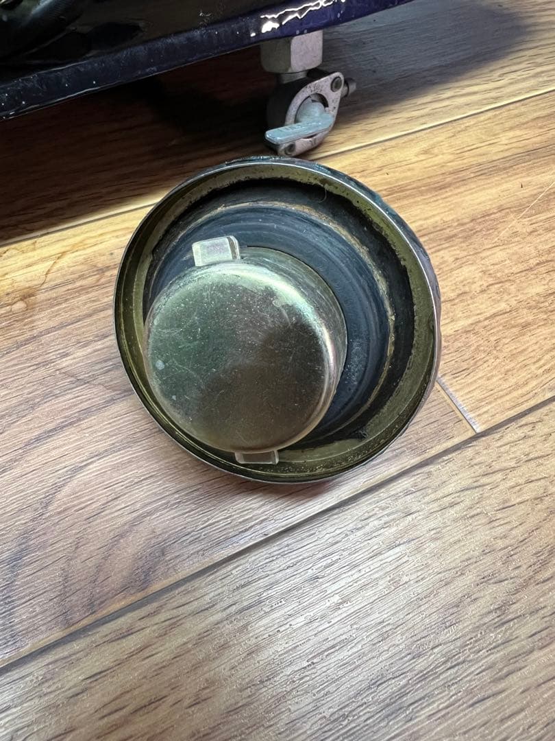 【送料込み】外品⭐︎エイプ50 ガソリンタンク⭐︎カギ付き