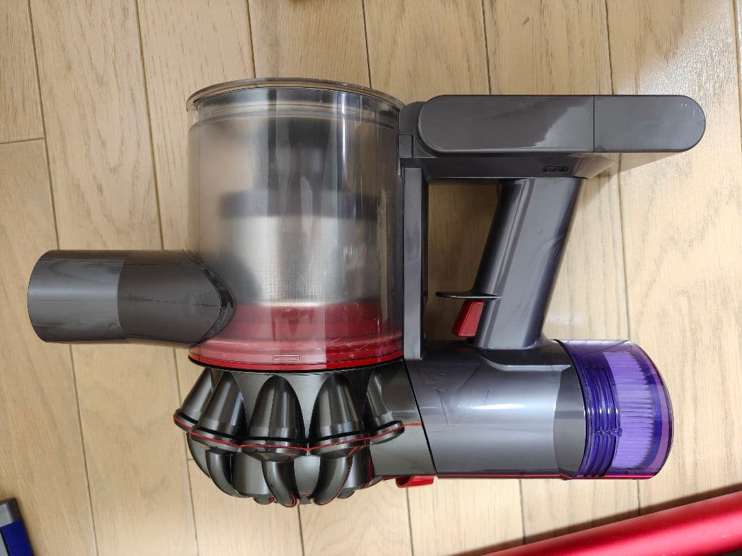 Dyson V8 Slim Fluffy SV10KSLM 2020年購入