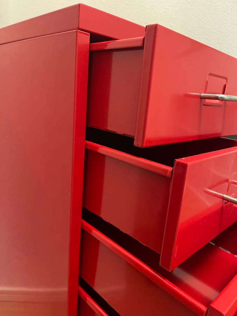 IKEA イケア　引き出しユニット キャスター付き　レッド