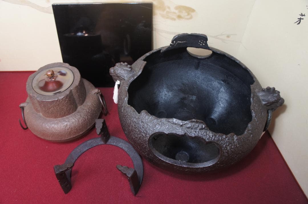 ☆美品 未使用 尾垂釜 やつれ(窶れ)風炉 欠風炉 五徳 車軸釜料込み