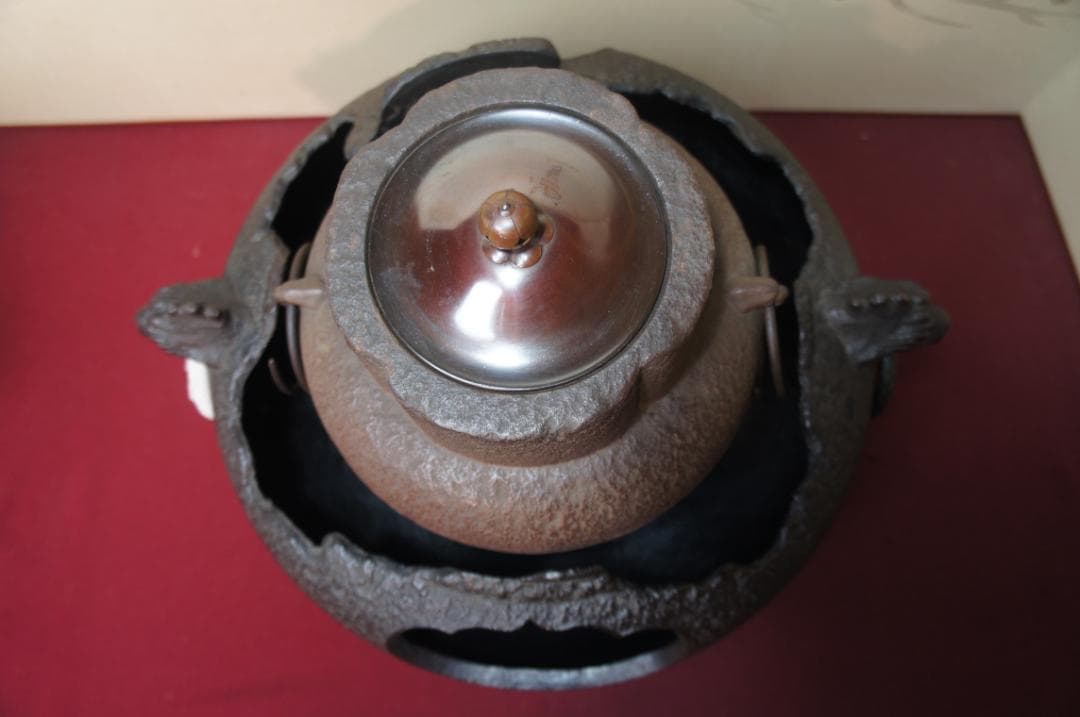 ☆美品 未使用 尾垂釜 やつれ(窶れ)風炉 欠風炉 五徳 車軸釜料込み