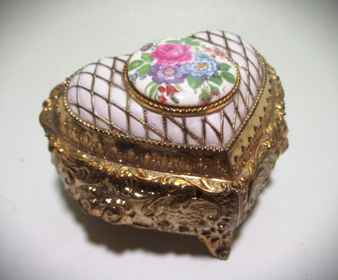 ★新品保管品　ロココ調　小物入れ　アンティーク調　ジュエリーケース★