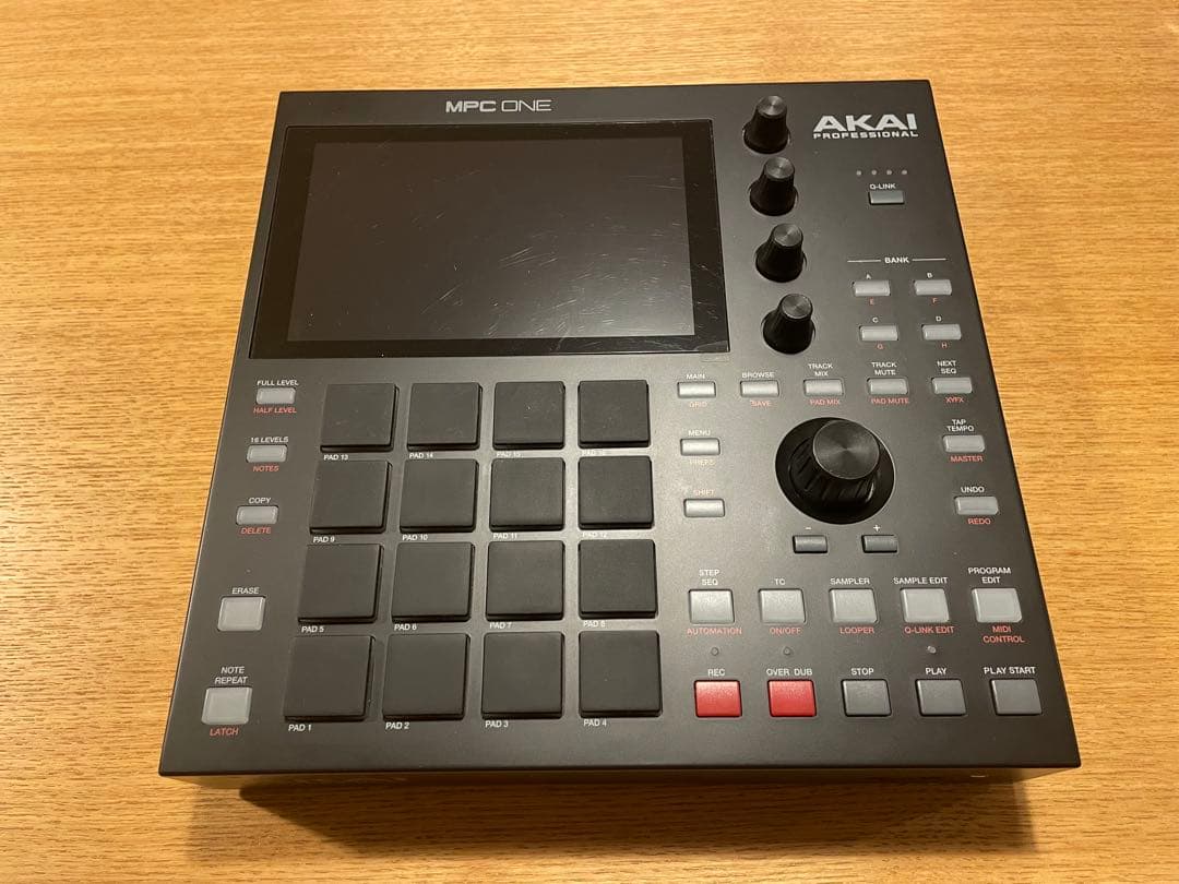 【ほぼ未使用品】AKAI MPC One