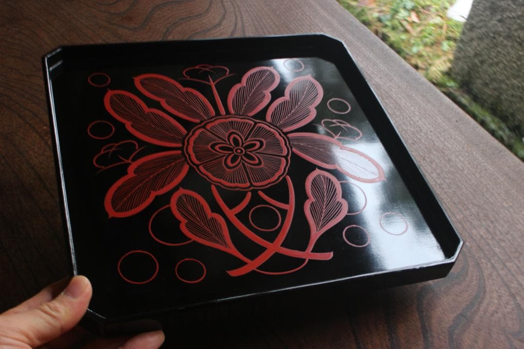 時代逸品！端正な黒漆に優美な木芙蓉文の映える隅切四方折敷（検京塗吉野塗お盆お膳