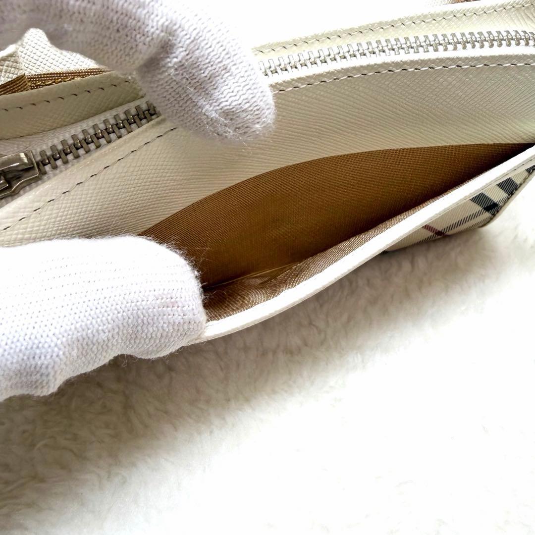 美品　BURBERRY バーバリー 二つ折り財布 ノバチェック ホワイト