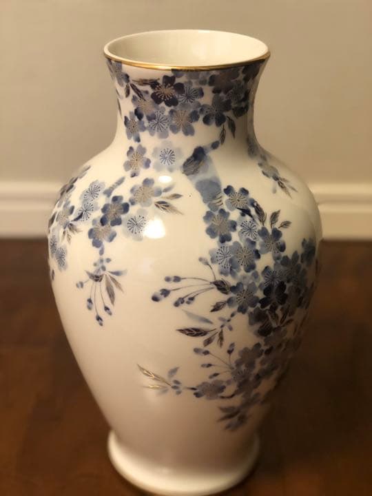 陶芸品としての大皿と花瓶のセット(箱付、台座付)