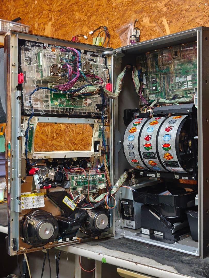 【本州送料込】パチスロ鉄拳4 メダル不要機付