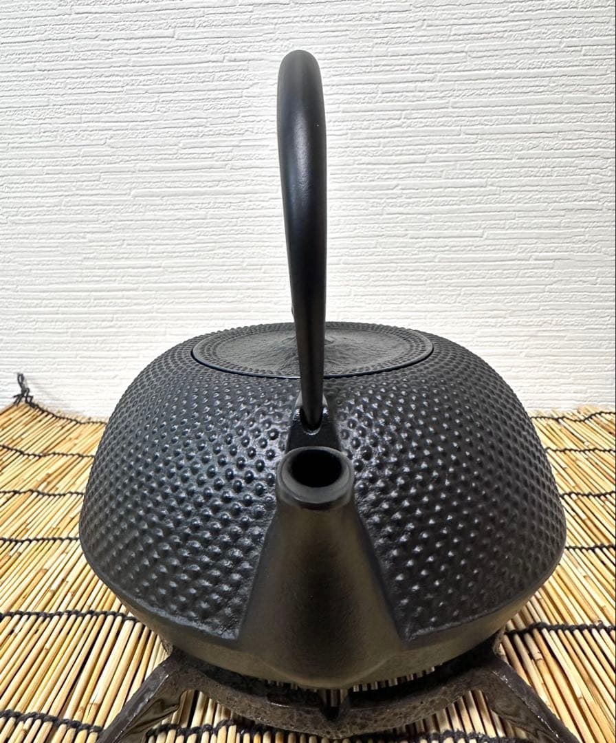 新品、供箱、栞付　南部盛栄堂(OIGEN)造　平型アラレ１.５Ｌ　ＩＨ対応品