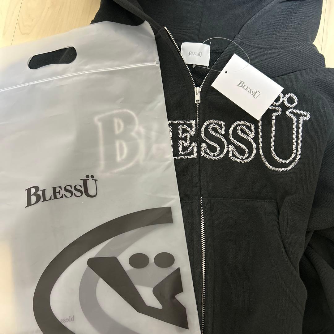 BlessÜ ブラック ジップパーカー　袋、タグ付き 新品未使用