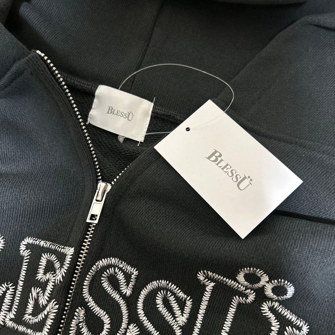 BlessÜ ブラック ジップパーカー　袋、タグ付き 新品未使用