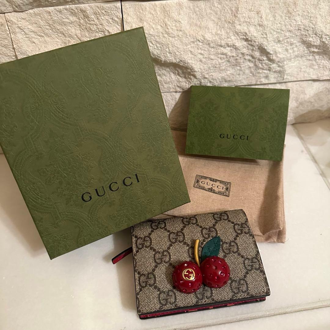 GUCCI 二つ折り財布 さくらんぼ GG柄 チェリー