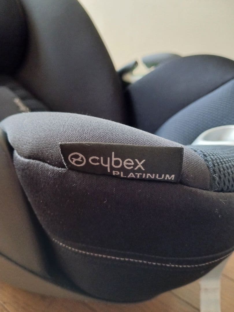 CYBEX cloud Ti-sizeチャイルドシート