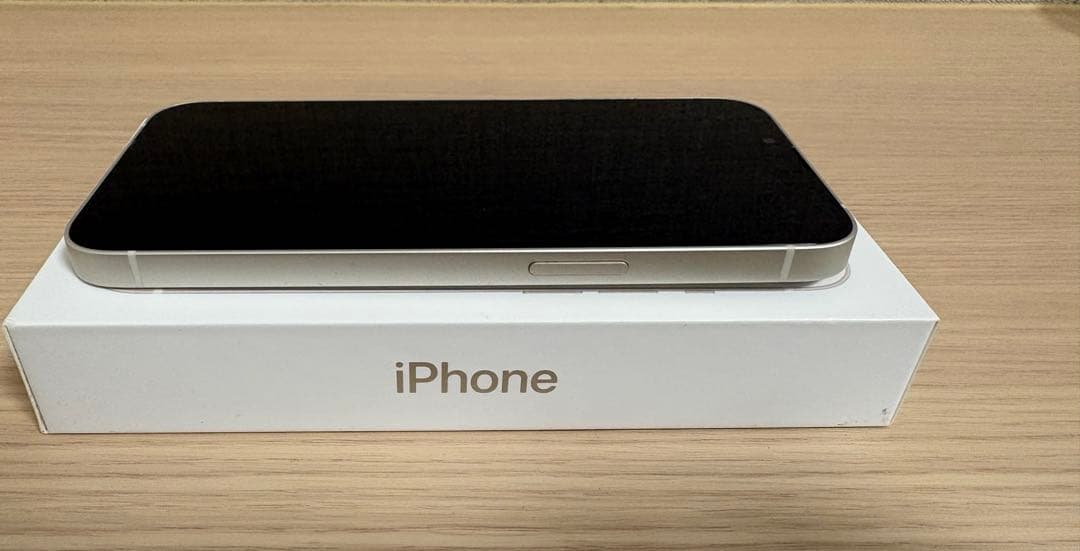 Apple iPhone13 ホワイト 本体