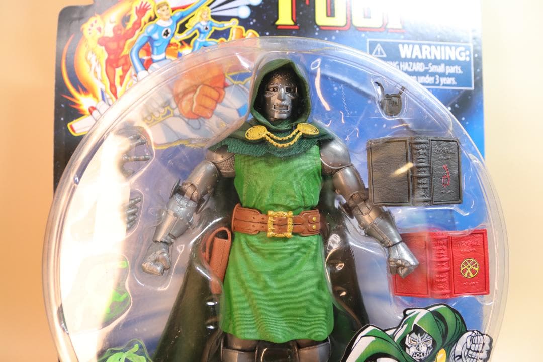 新品未開封ドクター・ドゥームレトロ10点のアクセサリ