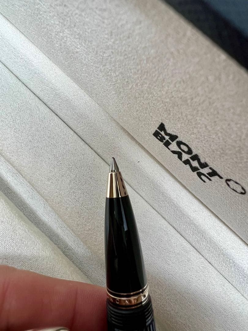 MONT BLANC ボールペン本体 専用ケース付き　宝石付き