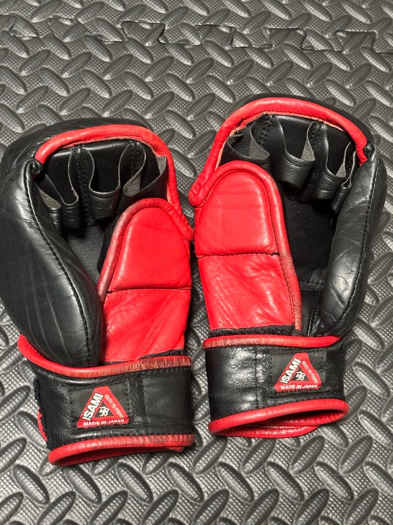 ゆ*う様 《最終値下げ》ISAMI パウンドグローブ　赤黒　Fサイズ