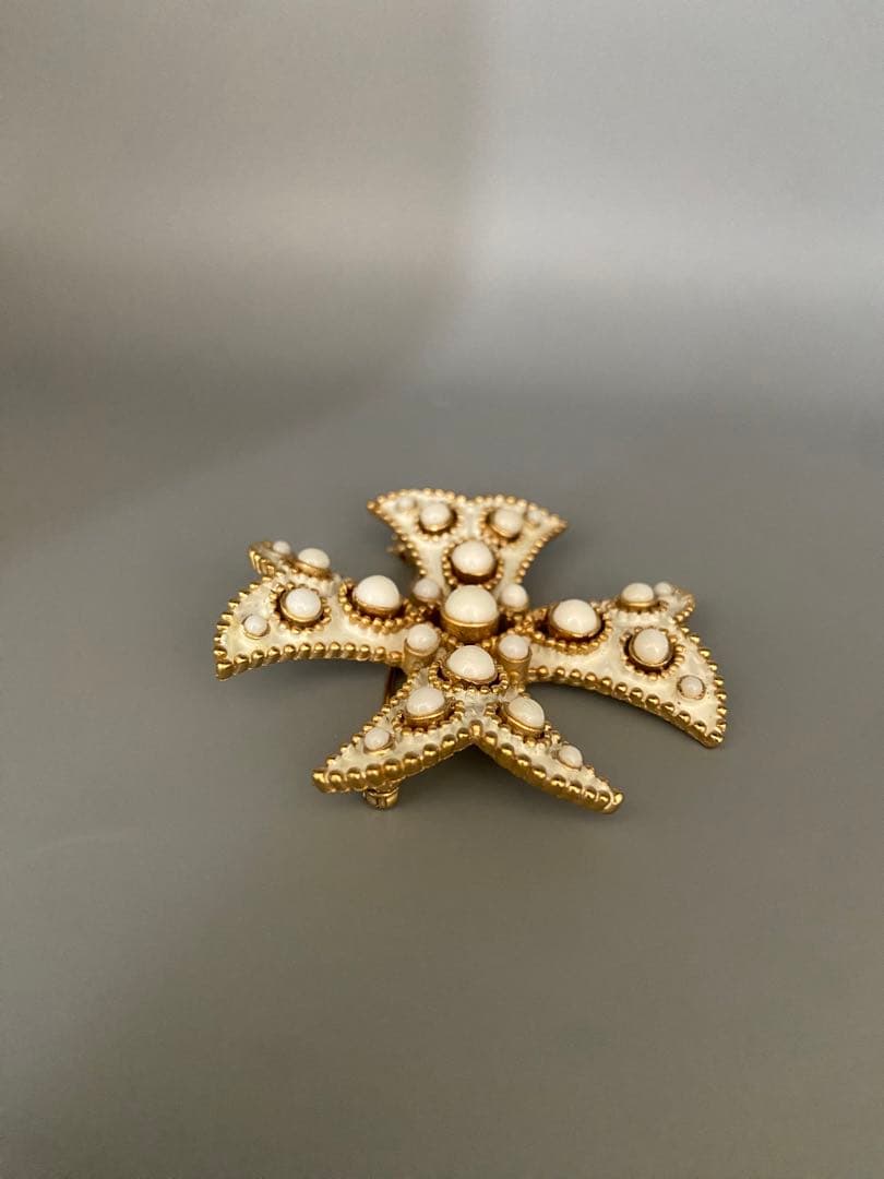 lotuscloud 2449⭐️TRIFARI トリファリ ブローチ ビンテージ