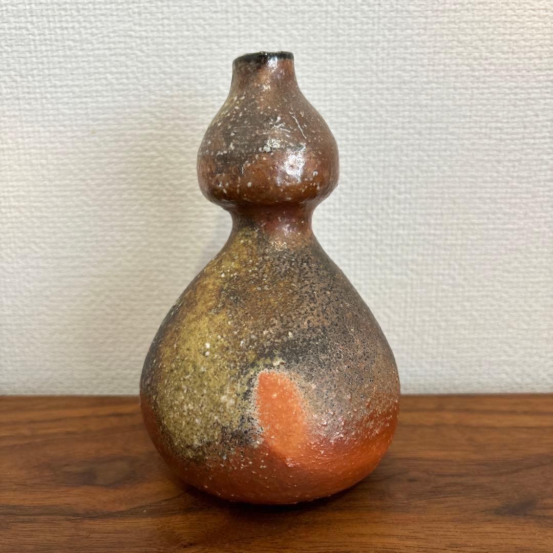 デレック・ラーセン　信楽焼徳利